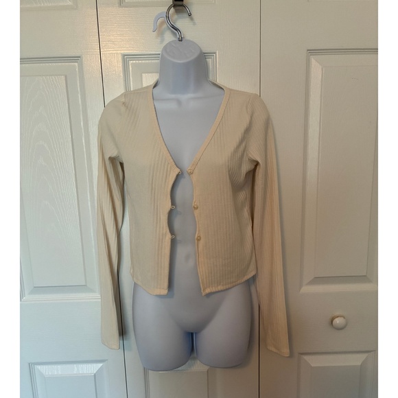 🤍 Cream Ribbed Cropped Cardigan – Size M, Excellent Condition, Stylish Knit - Picture 2 of 7